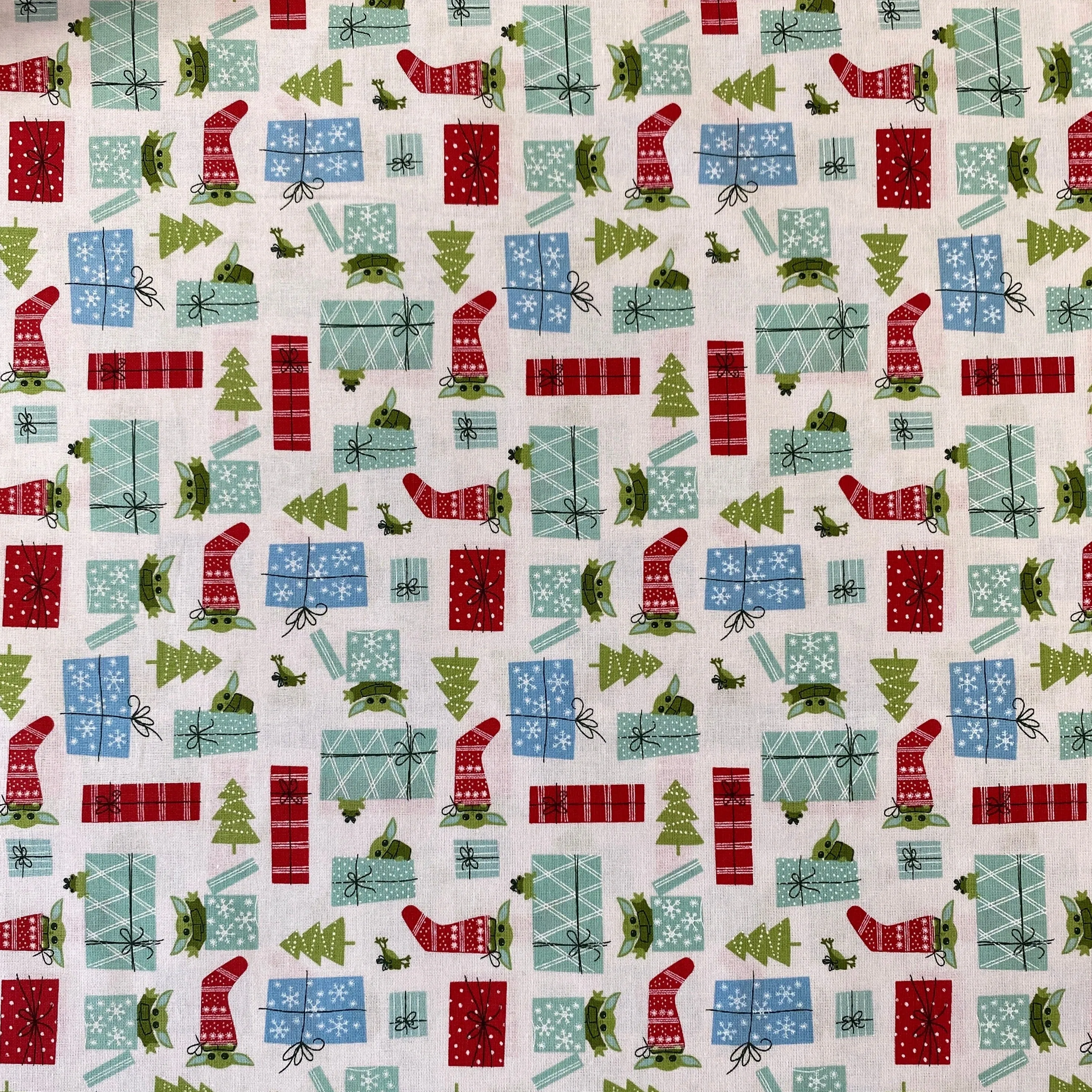 100% Cotton - Christmas - Star Wars Yoda Presents - £11.00 Per Metre - Sold By Half Metre