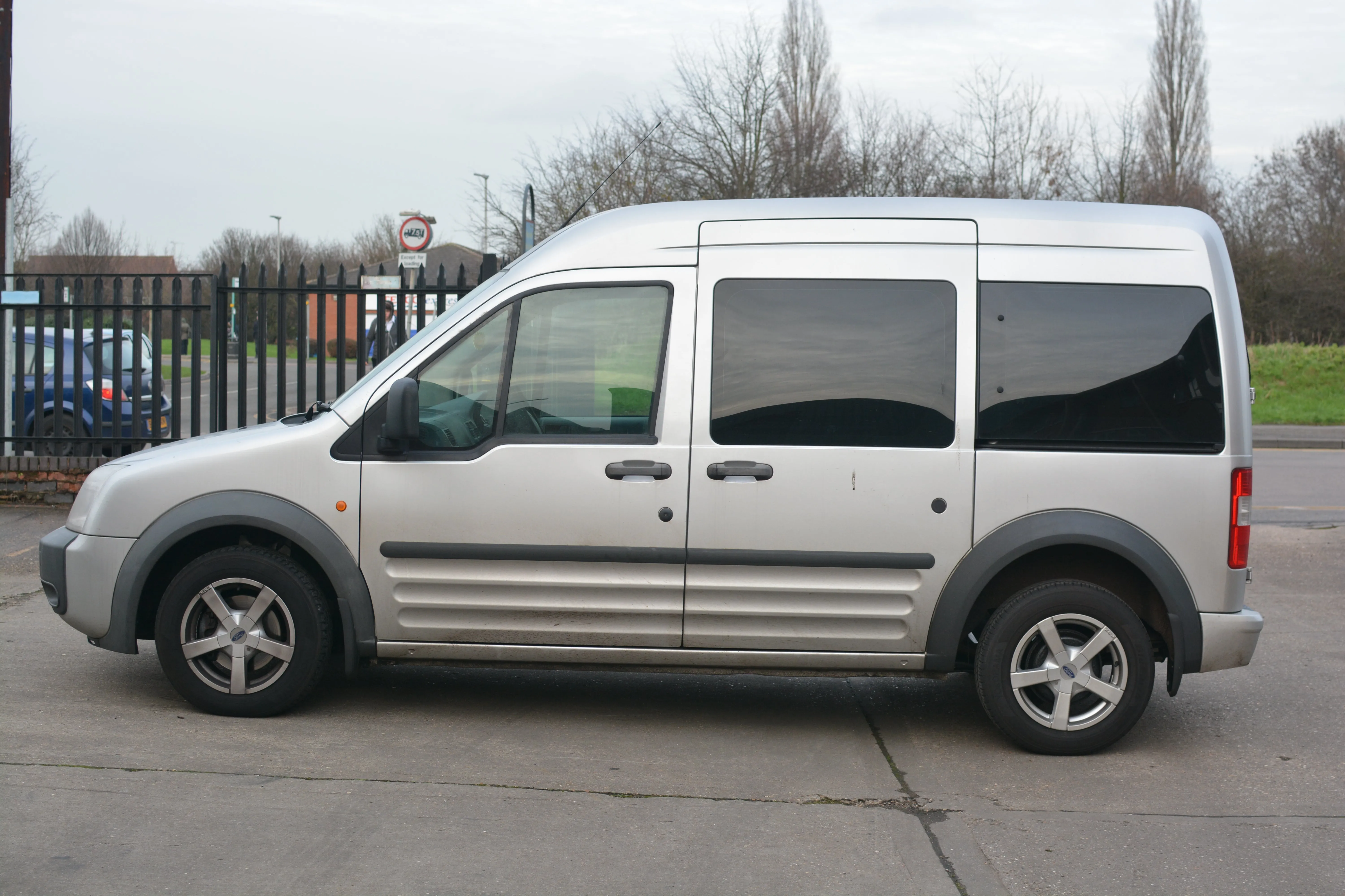Ford Transit Tourneo Connect MK1 MY03-13 Front Set 1 1 Tailored Waterproof Seat Covers In Grey