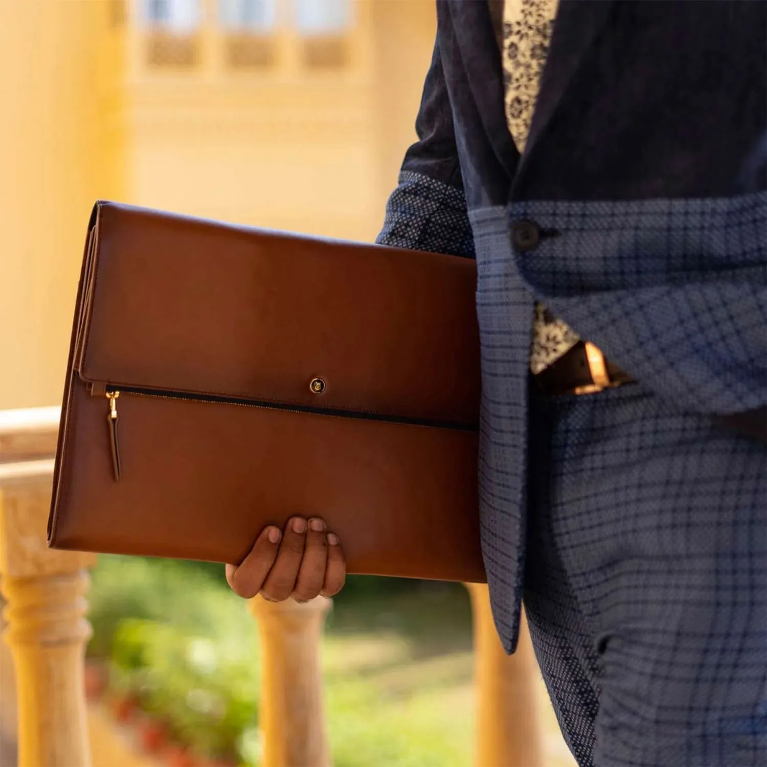 Lapis Bard Ducorium Bexley 13inch Laptop Sleeve With Shoulder Strap - Cognac