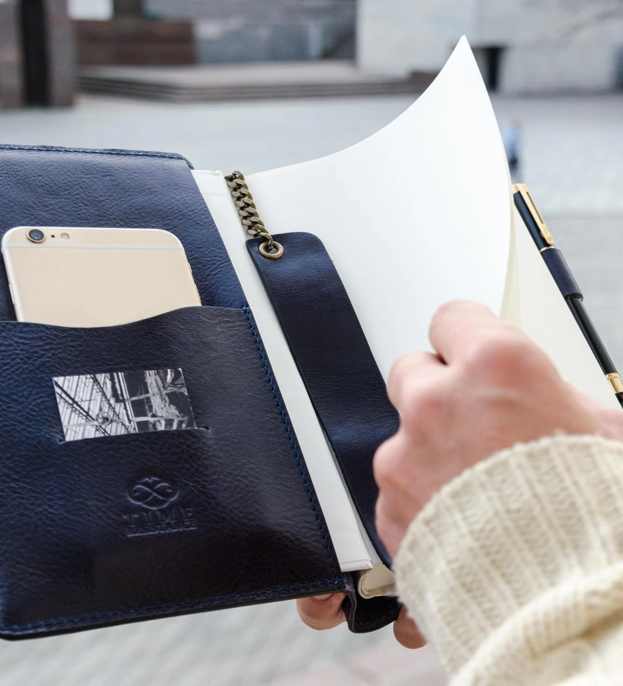 Womens Leather Journal with Refillable A5 Notepad - The Diary of a Nobody