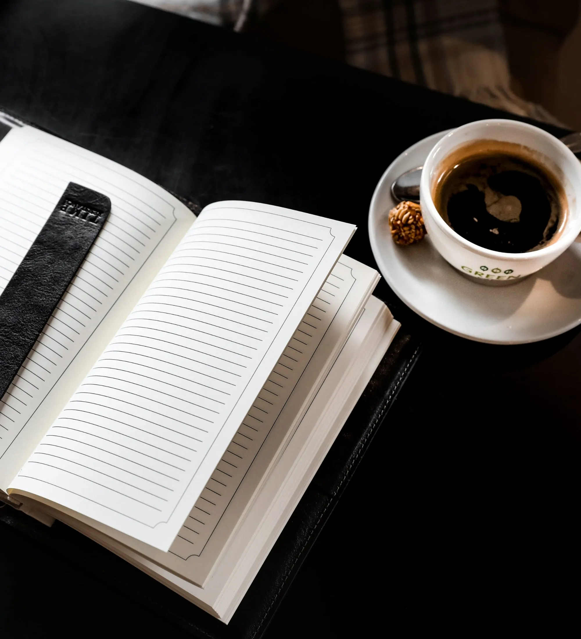 Womens Leather Journal with Refillable A5 Notepad - The Diary of a Nobody